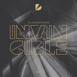 ดาวน์โหลดและฟังเพลง Invincible (Extended Mix) พร้อมเนื้อเพลงจาก SilkandStones