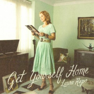 ดาวน์โหลดและฟังเพลง Mostly I Miss the Sky พร้อมเนื้อเพลงจาก Laura Repo