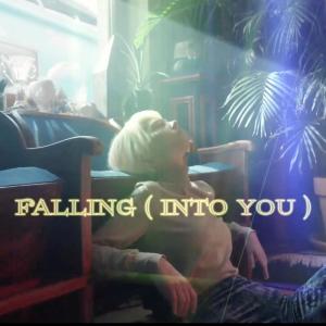 Vinz的專輯Falling ( into You )