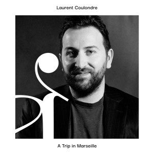 Dengarkan lagu Pequeno Camarão nyanyian Laurent Coulondre dengan lirik