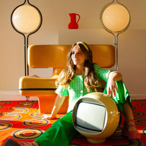 ดาวน์โหลดและฟังเพลง Routine พร้อมเนื้อเพลงจาก Ila