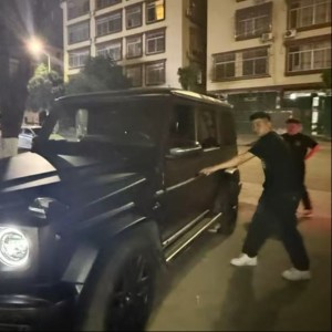 Listen to 沉舟侧畔千帆过 song with lyrics from 杜彦森