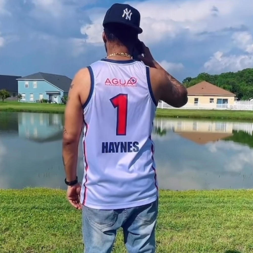 hug the block (Explicit)
