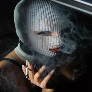 收聽DEEJAY GB的SEUS OLHOS VERMELHO (VERSAO BH) (feat. MC Neguin NF)歌詞歌曲