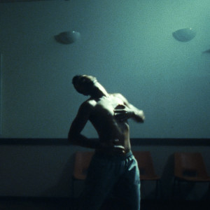 ดาวน์โหลดและฟังเพลง MY LUV พร้อมเนื้อเพลงจาก Ray Laurél