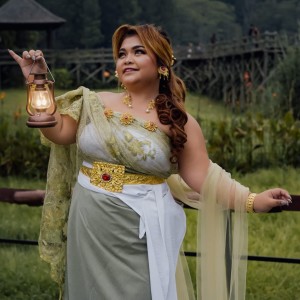 Listen to Pujaan Hati song with lyrics from Elva Saraswati