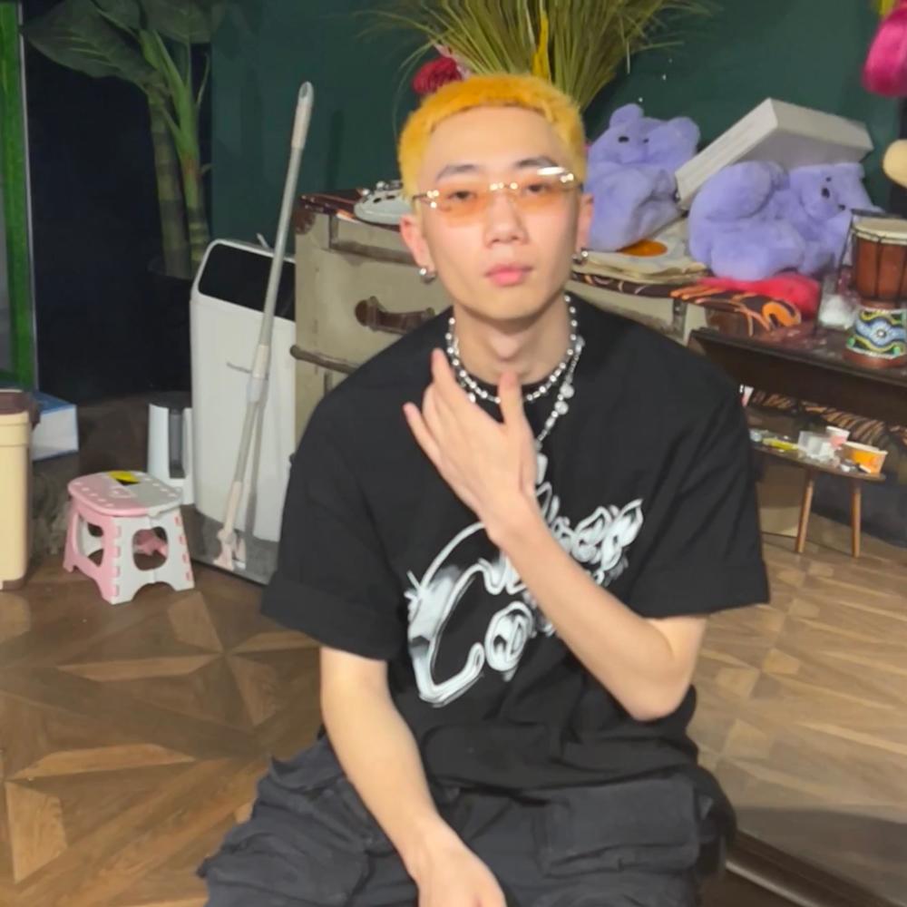 张戎豪