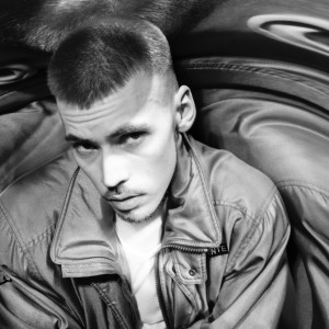 收听KIROT的Peace歌词歌曲