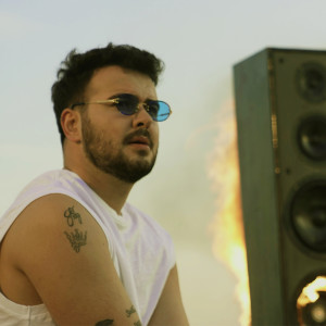 Listen to O An song with lyrics from Yusuf Aslan