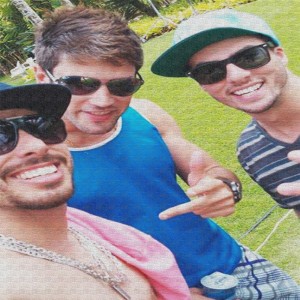 Listen to bbb song with lyrics from Eloy Buono