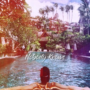 Dengarkan lagu Nobody Knows nyanyian 세이 dengan lirik
