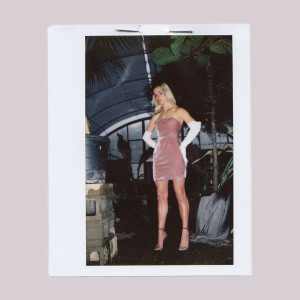 ดาวน์โหลดและฟังเพลง Lyin' to Myself พร้อมเนื้อเพลงจาก Lucy Voll