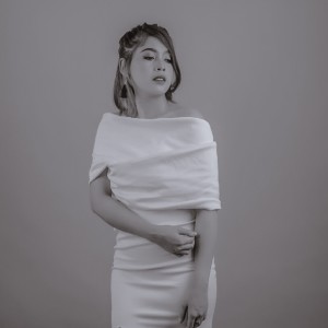 ดาวน์โหลดและฟังเพลง Rindu พร้อมเนื้อเพลงจาก elisapriani