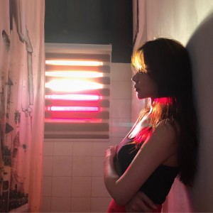 收听金娜琳的Foolish game歌词歌曲