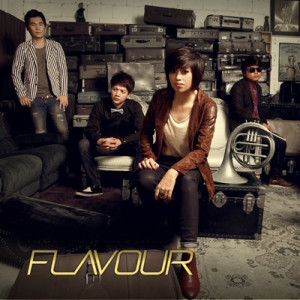 ดาวน์โหลดและฟังเพลง เพลงเพราะ เพราะเธอ พร้อมเนื้อเพลงจาก Flavour (เฟลเวอร์)