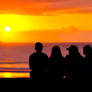 Dengarkan lagu El Sol nyanyian Triumvirat dengan lirik
