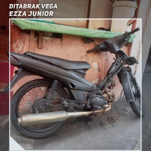 อัลบัม Ditabrak Vega ศิลปิน Ezza Junior