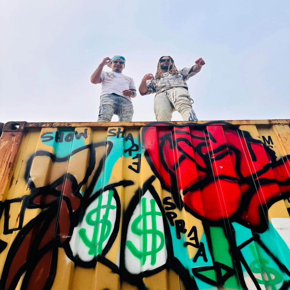 BAJO CONTROL (feat. GALLE LG) (Explicit)