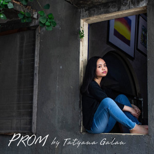 Dengarkan lagu Prom nyanyian Afternoon Peach dengan lirik