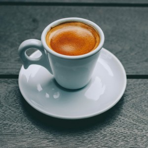 收聽Johannes Licht的Espresso歌詞歌曲