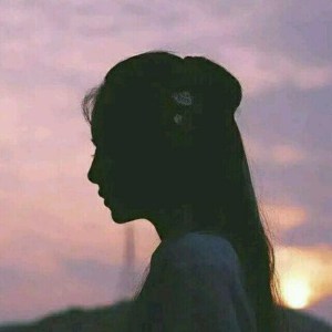 Dengarkan 爱上一匹野马 lagu dari 袁乐乐 dengan lirik