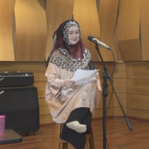 Dengarkan Benci Tapi Rindu lagu dari Titiek Sandhora dengan lirik