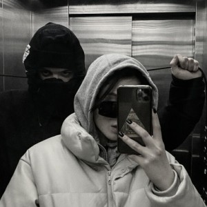 Listen to Тупая пизда (Explicit) song with lyrics from мёртвые сны
