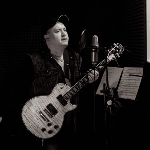 Dengarkan lagu Там где весна nyanyian Сергей Волков dengan lirik
