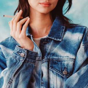 Album Kissing a Smoker from Zander Hawley