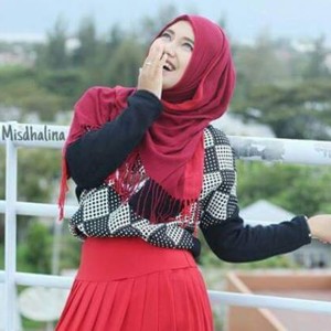 Dengarkan lagu Lagu Gayo Senang nyanyian Misdalina dengan lirik