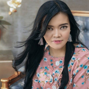 Listen to Merajut Kasih song with lyrics from Rhenima