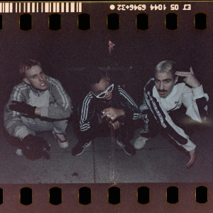 ดาวน์โหลดและฟังเพลง RUSSYAN TANJIRO พร้อมเนื้อเพลงจาก DUPLA 02