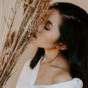 ดาวน์โหลดและฟังเพลง Home to Me พร้อมเนื้อเพลงจาก MCKY