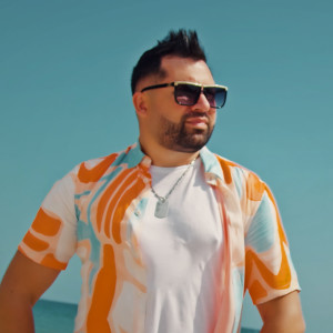 Dengarkan lagu Bate, bate, inima nyanyian Danezu dengan lirik