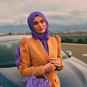 收听Merita Burrniku的Moj e mira teze歌词歌曲