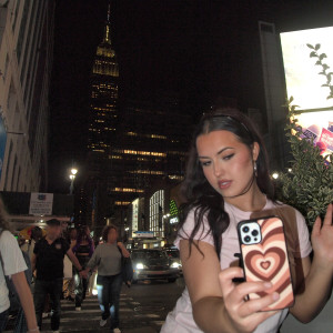 ดาวน์โหลดและฟังเพลง chuck x blair (Explicit) พร้อมเนื้อเพลงจาก Lilli