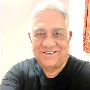 收聽Azeim Malik的Hum dhoondate phirte hain muhabbat nahin milti歌詞歌曲