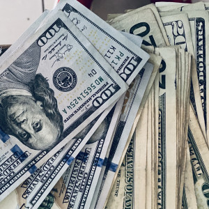 ดาวน์โหลดและฟังเพลง Bread Winner (Deluxe Version) พร้อมเนื้อเพลงจาก In$erT CoiN