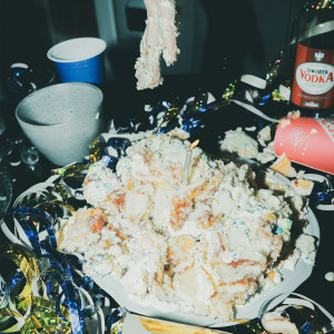 ดาวน์โหลดและฟังเพลง love should be easy พร้อมเนื้อเพลงจาก Neeva