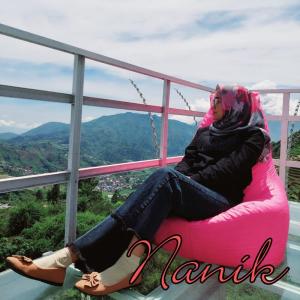 Listen to Ketika Waktu Terhenti song with lyrics from Nanik