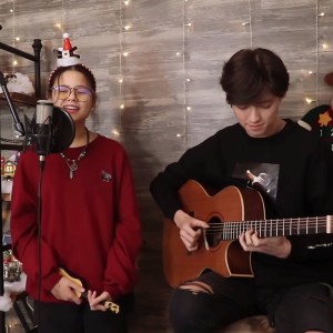 ดาวน์โหลดและฟังเพลง Wonderful Christmastime พร้อมเนื้อเพลงจาก Andrew Foy