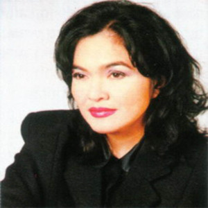 收听Andi Meriem Matalatta的Andi Meriem Matalatta - Januari Yang Biru歌词歌曲