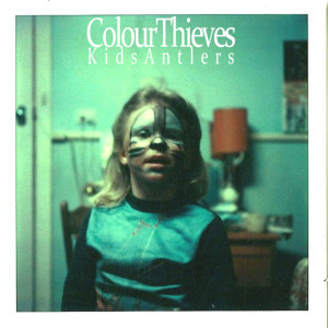 ดาวน์โหลดและฟังเพลง We Don't Make A Fuss พร้อมเนื้อเพลงจาก Colour Thieves
