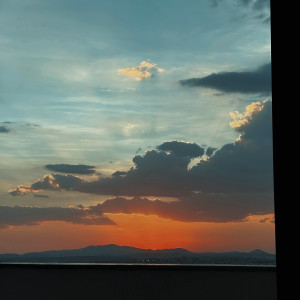 收聽Alex Romero的Ashes (When You're Around)歌詞歌曲