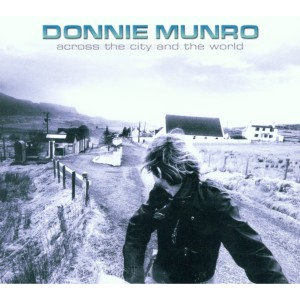 Dengarkan Queen Of The Hill lagu dari Ronnie Munro & His Orchestra dengan lirik