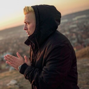 Dengarkan lagu Mars (Explicit) nyanyian TGmusic dengan lirik