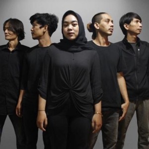 Dengarkan Yakiniku lagu dari B FAME dengan lirik