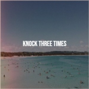 ดาวน์โหลดและฟังเพลง Knock Three Times พร้อมเนื้อเพลงจาก Johnny Rivers