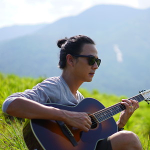 ดาวน์โหลดและฟังเพลง ตามเธอที่เป็น พร้อมเนื้อเพลงจาก จั๊ก ชวิน