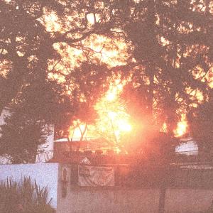 Dengarkan something in the summer rain (Remastered) lagu dari Sadness dengan lirik